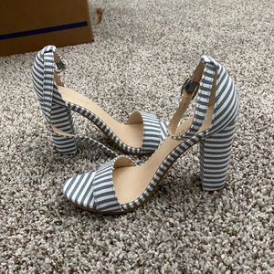 NWOT Nautical Block Heels